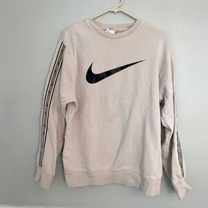 Nike Gray/Beige and Black Crewneck Sweatshirt, Men’s Small